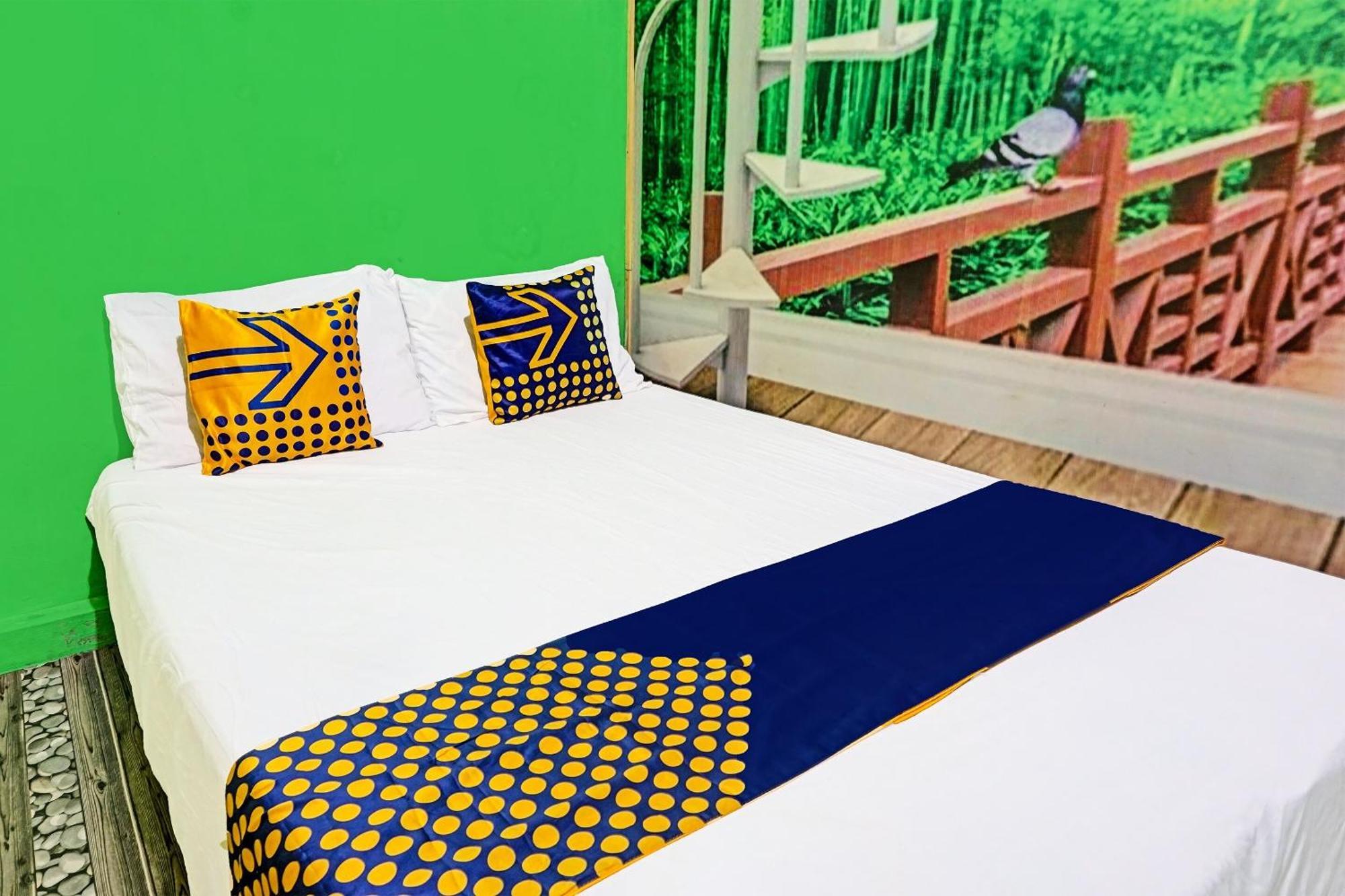 Oyo 91697 Nyaman Homestay Syariah Pare Eksteriør bilde